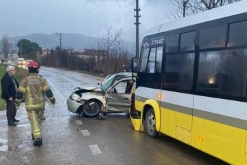 Bursa'da sıkışmalı trafik kazası