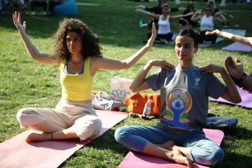 Bursa'da Uluslararası Yoga Günü kutlandı