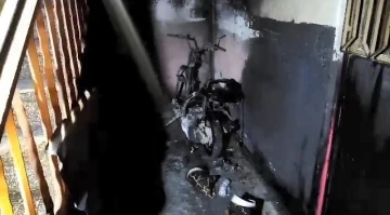 Bursa İnegöl’de park halindeki motosiklet yandı