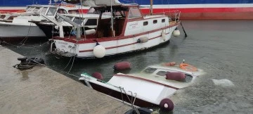 Bursa-İstanbul arasında otomobil taşıyan Osman Gazi-1 Feribotu, bir tekneyi batırdı