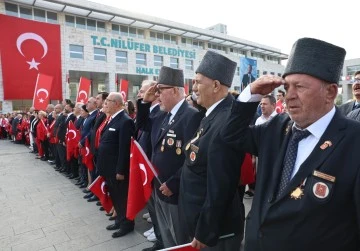 Bursa Nilüfer’de Cumhuriyet Bayramı kutlamalarının ilk adresi Atatürk Anıtı