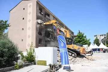 Bursa'nın en önemli bölgesinde kentsel dönüşüm yıkımları başladı 