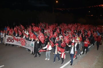 Bursa NOSAB'tan Cumhuriyet yürüyüşü 