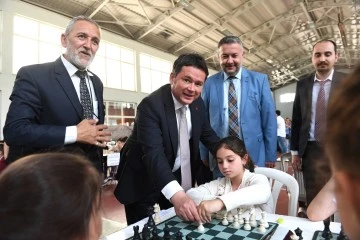 Bursa Osmangazi Belediyesi İlkokullar Satranç Turnuvası başladı