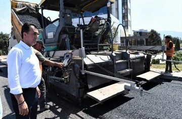 Bursa Osmangazi Belediyesi'nin asfalt çalışmaları kesintisiz devam ediyor