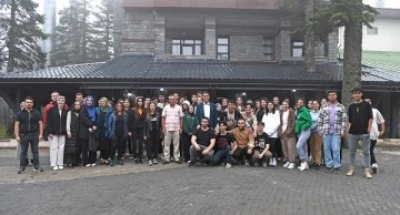 Bursa Osmangazi Belediyesi'nin başarılı gençleri Uludağ kampında
