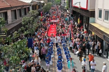 Bursa Osmangazi'de Cumhuriyetimize yakışan yürüyüş