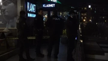 Bursa Podyum Park'ta neler oluyor? Silahlar çekiliyor, gazeteci darp ediliyor...