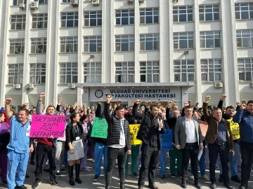 Bursa Uludağ Üniversitesi sağlık çalışanlarından zamma tepki