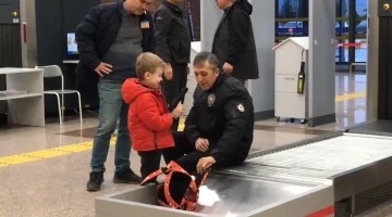 Bursa Yenişehir Havaalanı'nda polisler ilk önce şok yaşadı ardından uzun süre güldü 