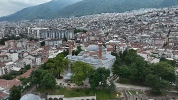 Bursa Yıldırım Beyazid Cami'sin imamını dinlemek için Türkiye'nin her bölgesinden geliyorlar!