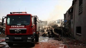 Bursa'da sanayi bölgesinde çıkan yangında soğutma çalışmaları sürüyor