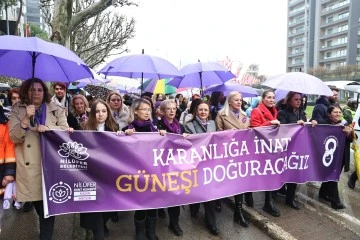 Bursalı kadınlar cinsiyet eşitliği için yürüdü