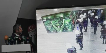 Bursaspor Başkanı Ömer Furkan Banaz: &quot;Bursa'da ne oldu Allah aşkına?&quot;