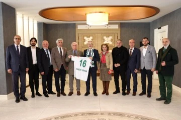 Bursaspor yönetimi Nilüfer Belediye Başkanı Turgay Erdem'i ziyaret etti 