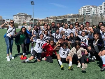 Büyükşehir Belediyespor Kadın Futbol Takımı Play-Off’a kaldı
