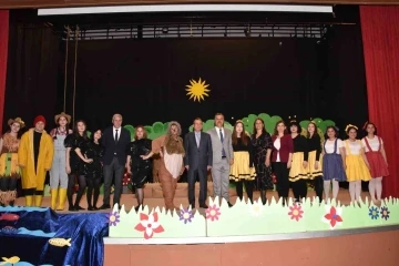 Çan Karşıyaka Hacı Fatma Bodur Mesleki ve Teknik Anadolu Lisesi’nden tiyatro gösterisi