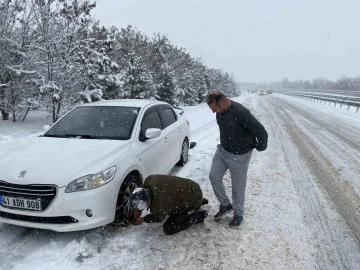 Çankırı’da yoğun kar yağışı: Onlarca araç yolda kaldı
