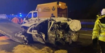 Çatalca’da hafriyat kamyonu ile otomobil çarpıştı: 5 yaralı
