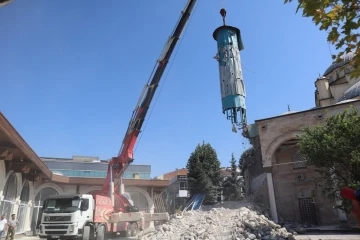 Cedidiye Cami minareleri yenileniyor
