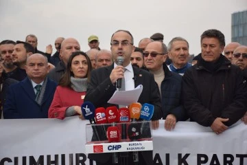 CHP Bursa düzenlediği basın açıklamasıyla hayat pahalılığını protesto etti
