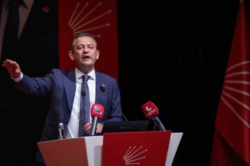 CHP Genel Başkanı Özel: "Erdoğan ile yüz yüze görüşeceğim, kutuplaşmayı kırmak için adım atacağımıza inanıyorum"

