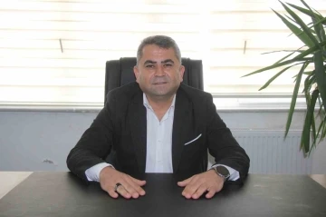 CHP’li meclis üyesi, Özgür Özel’in Selahattin Demirtaş’a selam yollaması nedeniyle partisinden istifa etti
