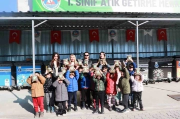 Çiftlikköy’de öğrenciler Sıfır Atık Getirme Merkezi’ni gezdi
