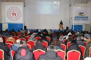 Çıldır MYO Müdürü Özdemir’den protokol eğitimi
