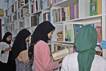 Cizre’de hafız öğrencilerin yararlanması için kütüphane açıldı

