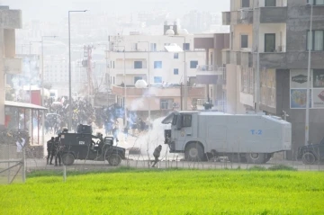 Cizre’de izinsiz gösteriye polis müdahale etti
