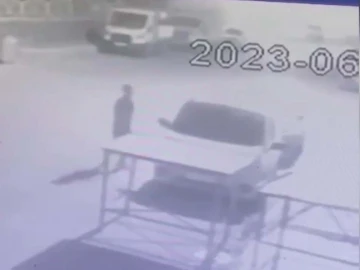 Cizre’de park halindeki araçlara çirkin saldırı
