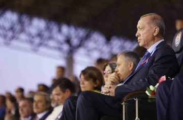Cumhurbaşkanı Erdoğan: “Teröristler Türk adaletine teslim olacaklar ya da devletimizin demir yumruğuyla yüzleşeceklerdir.”
