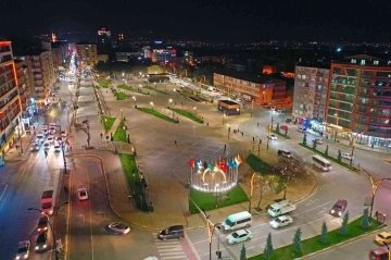 Cumhuriyet Meydanı’na vatandaşlardan tam not
