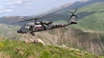 Dağda ayağı kırılan vatandaş helikopter ile kurtarıldı
