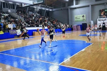 Denizli’de küçükler basketbol grup maçları heyecanı
