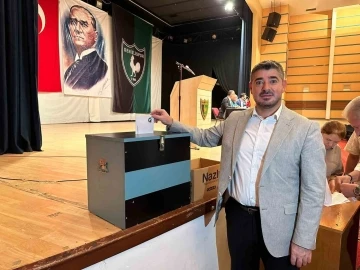 Denizlispor’da Başkan Mehmet Uz güven tazeledi
