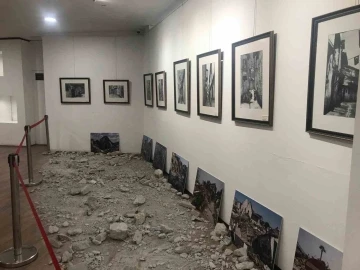 Deprem bölgesinden getirilen objelerin yer aldığı ‘Yaşamın İzleri’ sergisi açıldı
