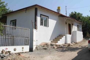Deprem korkusu 110 yıllık harabe evi restore ettirdi
