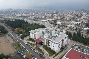 Deprem sonrası kendi yarasını saran özel hastane, hasta kabulünü sürdürüyor
