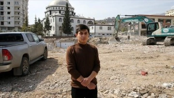 Depremden 30 saat sonra enkazdan kurtarılan avukat yaşadıklarını unutamıyor