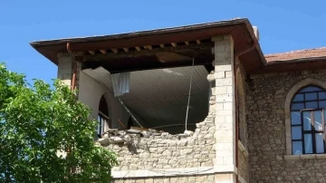 Depremin vurduğu tarihi okul kütüphaneye dönüştürülüyor
