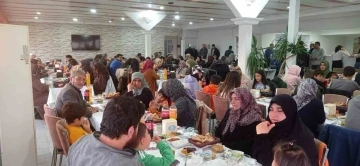 Depremzede ailelere iftar yemeği verildi
