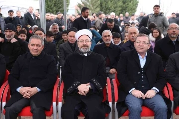 Diyanet İşleri Başkanı Erbaş, Kırşehir’de Hacı Adem Bircan Camii’nin açılışına katıldı
