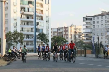 Diyarbakır’da 150 sporcu sağlıklı yaşam için pedal çevirdi
