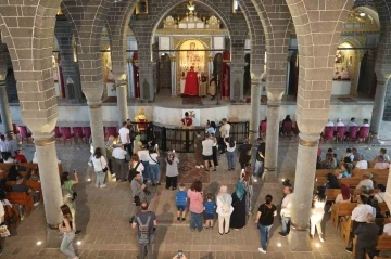 Diyarbakır’da seçim nedeniyle ertelenen ‘Paskalya bayramı’ kutlandı

