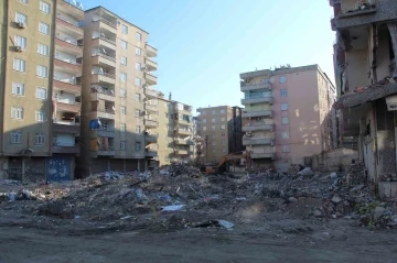 Diyarbakır’da Yoldaş Apartmanı’nda enkaz çalışması tamamlandı

