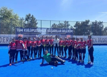 Diyarbakır Kayapınar Spor Kulübü Erkek Takımı, hokeyde şampiyon oldu
