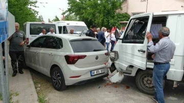 Dört aracın karıştığı kazada: 1 kişi yaralandı
