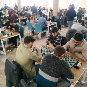 EBYÜ’de satranç turnuvası gerçekleştirildi
